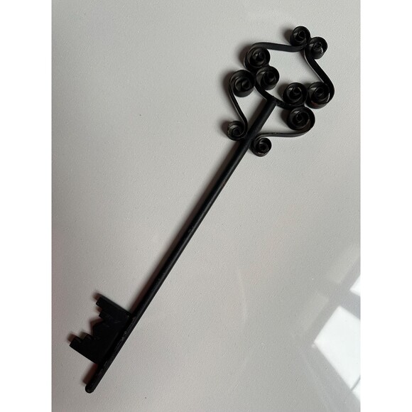 Large 14’’ long black metal elegant vintage key decorative from France - Picture 4 of 4